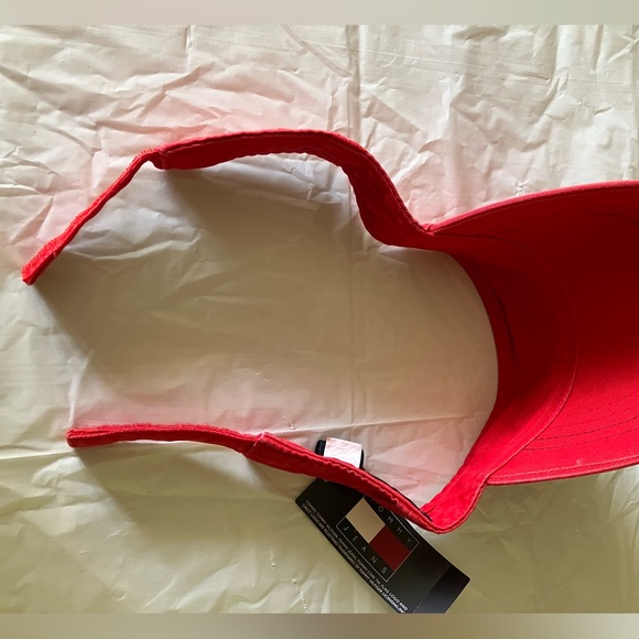 Tommy Hilfiger red visor - Picture 4 of 6
